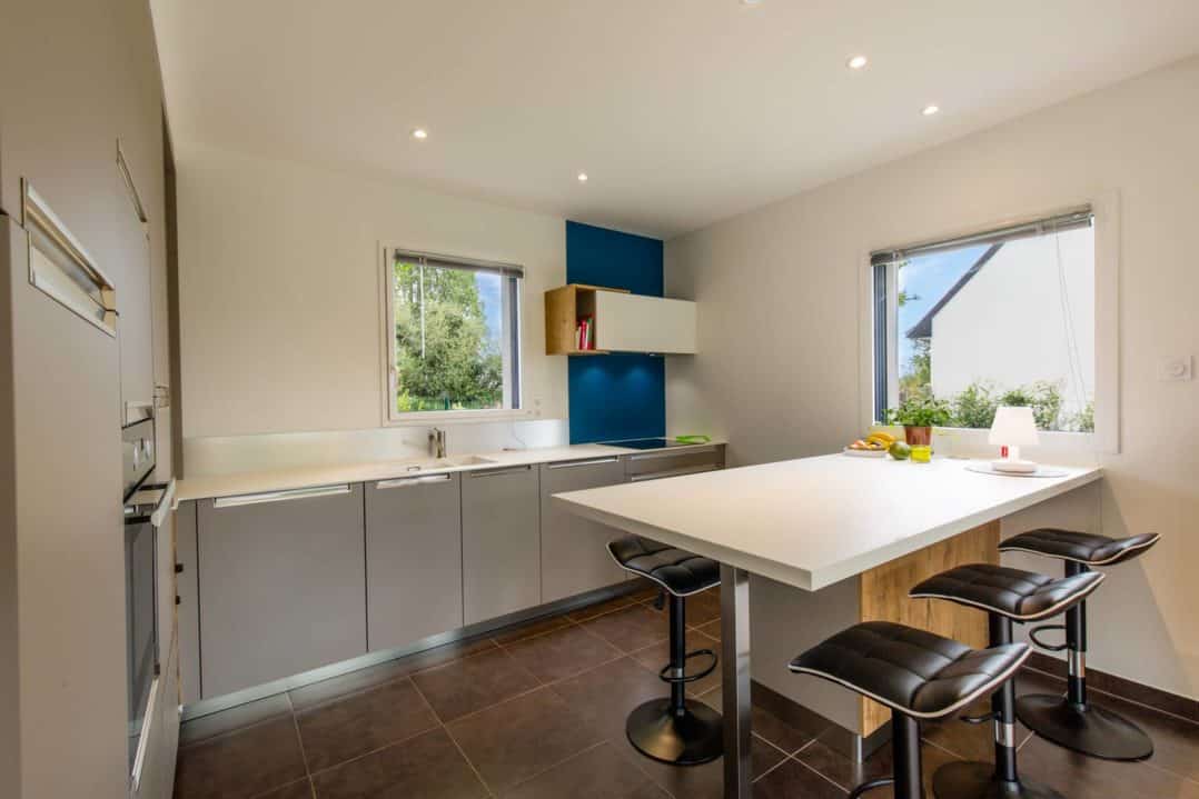 rangement et ergonomie pour cette cuisine à la Baule